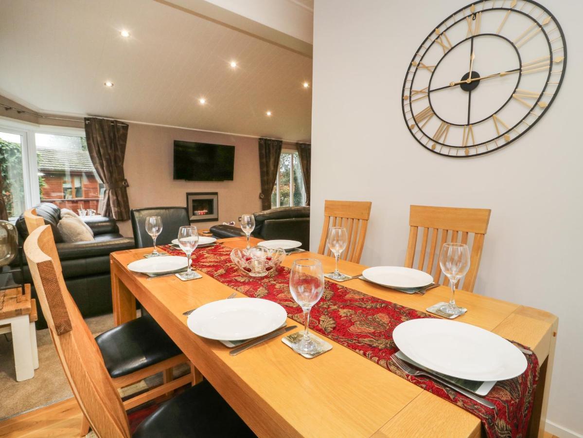 3 The Fairway Villa Cottingham  Luaran gambar